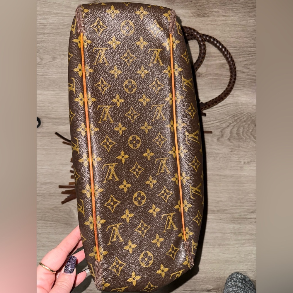 Louis Vuitton Batignolles Shoulder Bag with Fringe - Picture 8 of 8